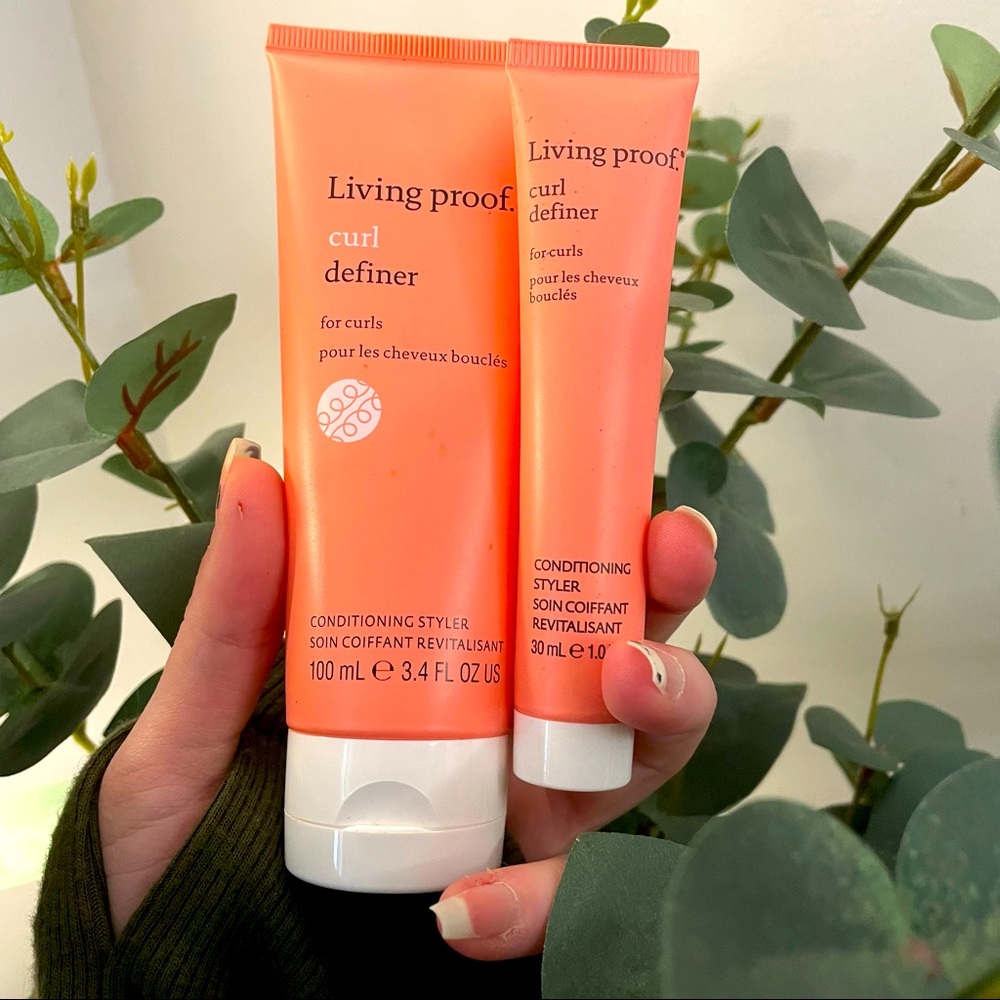 CURL DEFINER / LIVING PROOF